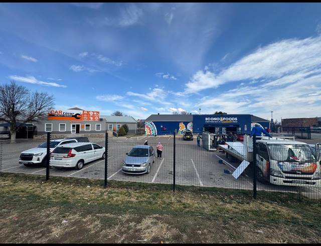 996M² OFFICE FOR SALE IN KOMANI PARK